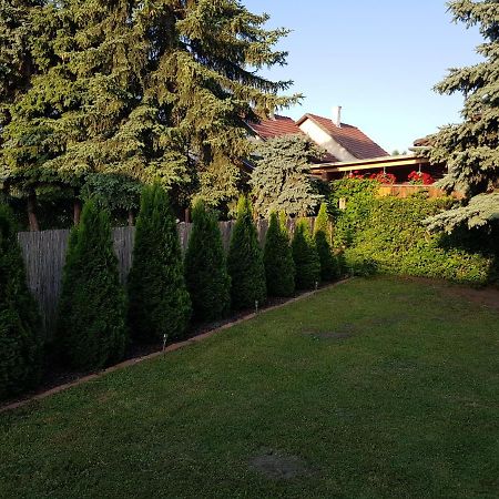 Nádor Apartman Apartamento Balatonlelle Exterior foto