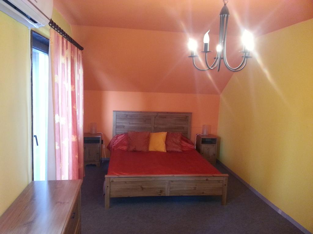 Nádor Apartman Apartamento Balatonlelle Habitación foto